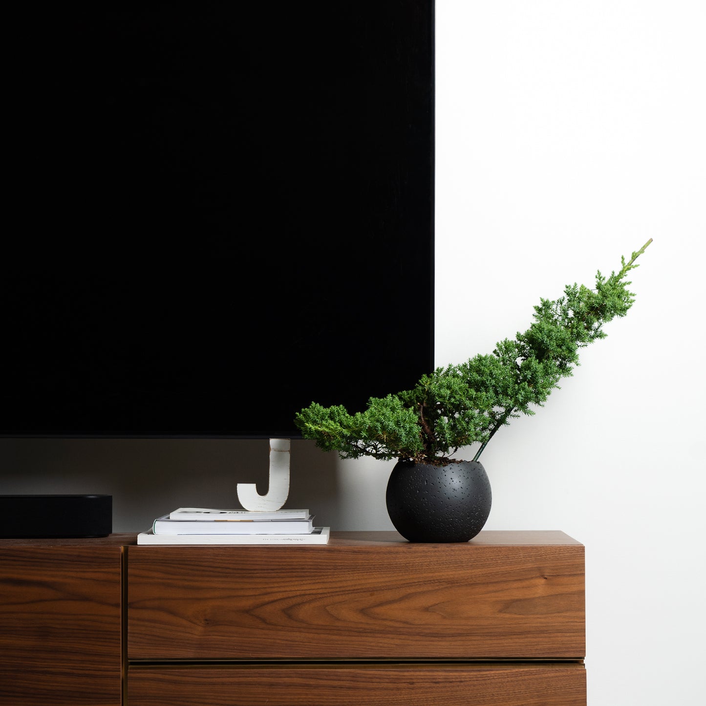 Moon Round Resin Planter
